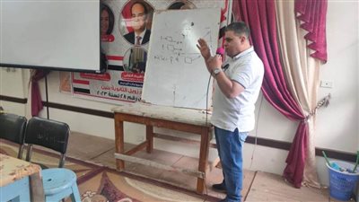 إدارة مركز دمنهور تنظم محاضرات المراجعة النهائية للطلاب بمدرسة أحمد زويل.. 