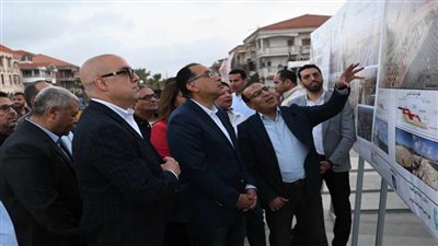رئيس الوزراء يتفقد أعمال تطوير منطقة اللسان والممشى السياحي بمدينة رأس البر