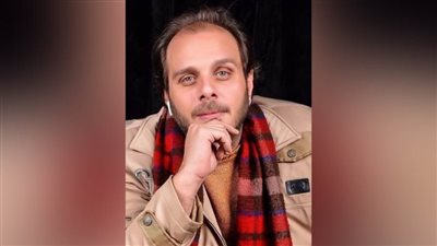 الفنان محمد البياع مهرجان بؤرة لعب دورًا بارزًا فى اكتشاف الموهوبين بجامعة دمنهور 