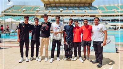 الشاذلي يكرم اللاعبين الفائزين ببطولة العالم للسباحة بالزعانف للناشئين