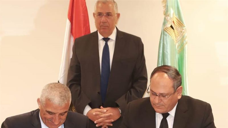 جانب من توقيع بروتوكول