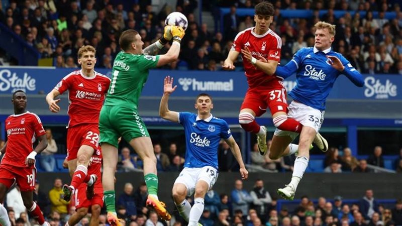 إيفرتون يحقق فوزا