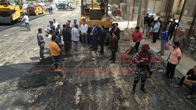 محافظ كفر الشيخ يتابع استمرار مشروع الرصف بعدد من شوارع المحافظة 