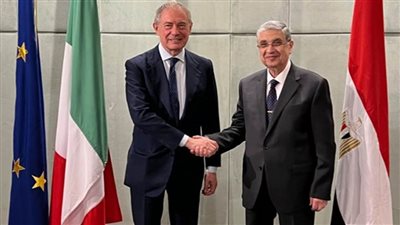 وزير الكهرباء يجتمع مع وزير الشركات في إيطاليا لبحث وتعزيز التعاون