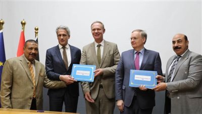  محافظ أسوان يشهد توقيع بروتوكول تعاون لتنفيذ مشروع تطوير البر الغربي بأسوان