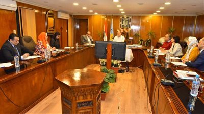 محافظ أسيوط: الاستعانة بمركز معلومات شبكات المرافق والبنية الأساسية لنهو ملفات التصالح