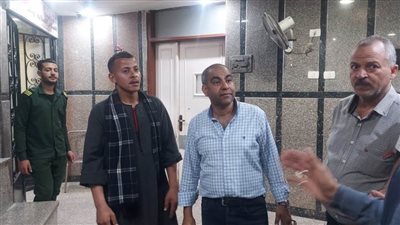 مدير الطب العلاجي بصحة أسيوط يفاجئ الأطقم الطبية بمستشفى أسيوط العام 