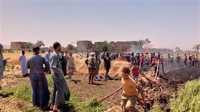 السيطرة علي حريق ألتهم فدان قمح فى أسيوط.. صور