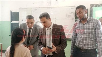 د علاء جودة.. يطمئن علي أداء الطلاب لاحتبارات المهام الأدائية بكفر الشيخ