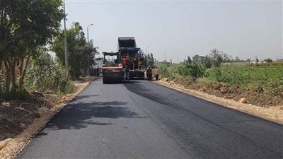 رصف عدة طرق بنطاق 3 مراكز بالبحيرة بتكلفة إجمالية 6 ملايين جنيه