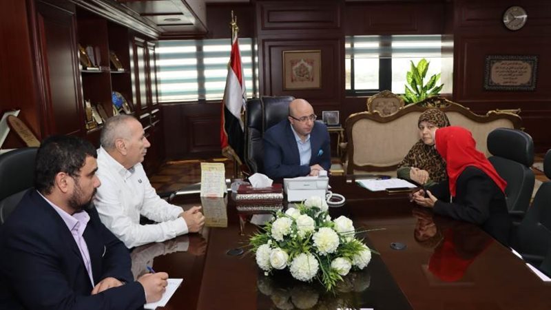 اللقاء المفتوح لمحافظ