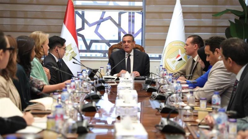 وزير التنمية المحلية