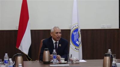 فرحات يترأس مجلس تسيير أعمال جامعة المنيا الأهلية ويتفقد أعمال تشطيبات المسرح