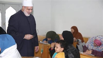 ٢١٣٦٤ دارسًا يؤدون اختبارات نهاية المستوى برواق العلوم الشرعية والعربية بالجامع الأزهر