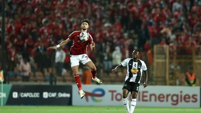 وسام أبو علي يعزز تقدم الأهلي على مازيمبي بهدف ثانٍ