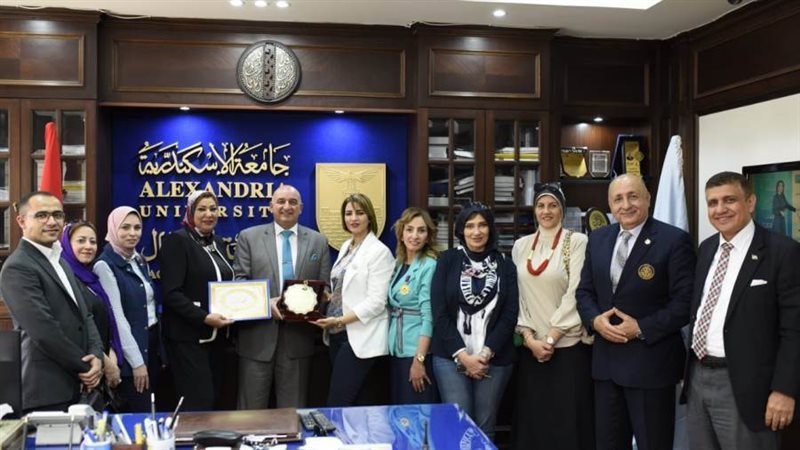 كلية الأعمال بالإسكندرية