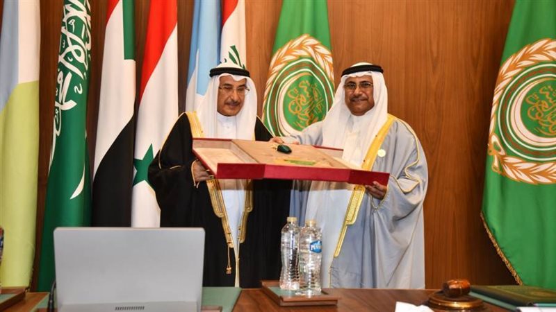 العسومي يمنح الشيخ