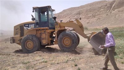 محافظ أسيوط: إزالة 25 حالة تعدٍ واسترداد 1960 متر مربع مبانٍ و11 فدان زراعة بديروط والغنايم