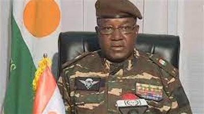 مسؤول نيجيري يدعو النيجيريين لإدانة الخارجين عن القانون والإرهابيين