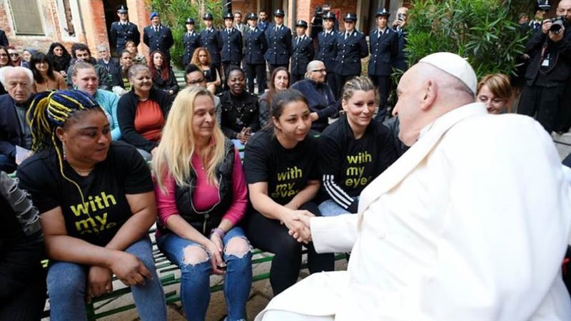 البابا فرنسيس بابا