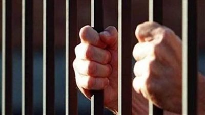 السجن المشدد 5 سنوات لرئيس حي السلام السابق لإدانته وموظف آخر بطلب رشوة مالية