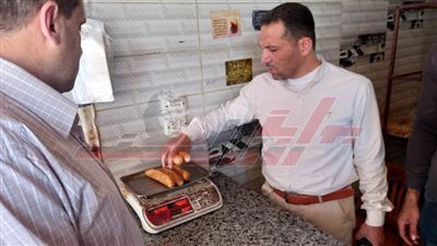 تحرير 16 محضرًا تموينيًا لأصحاب المحال التجارية والمخابز المخالفة بكفر الشيخ