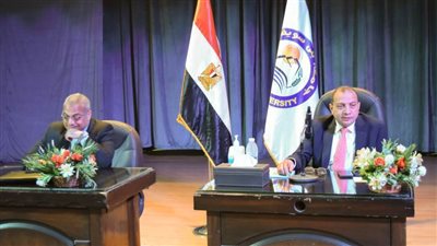رئيس جامعة بني سويف يوجه بعقد مجموعة من الدورات التدريبية للعاملين