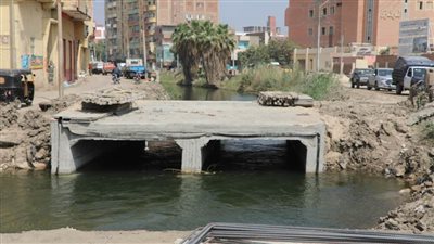 محافظ بني سويف يتفقد تغطية ترعة بوش.. معرض السلع الأساسية بناصر