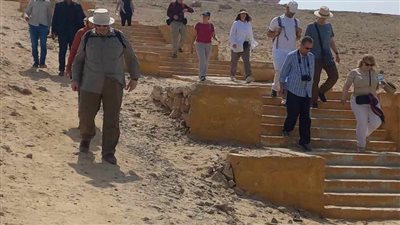  وفد سياحي ألماني يزور منطقة آثار بني حسن بالمنيا