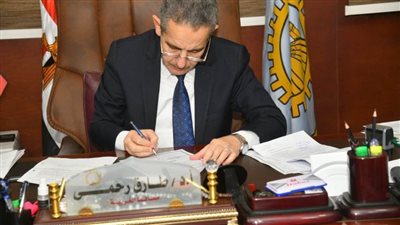 محافظ الغربية يفحص طلبات المواطنين مع أعضاء مجلسى النواب والشيوخ