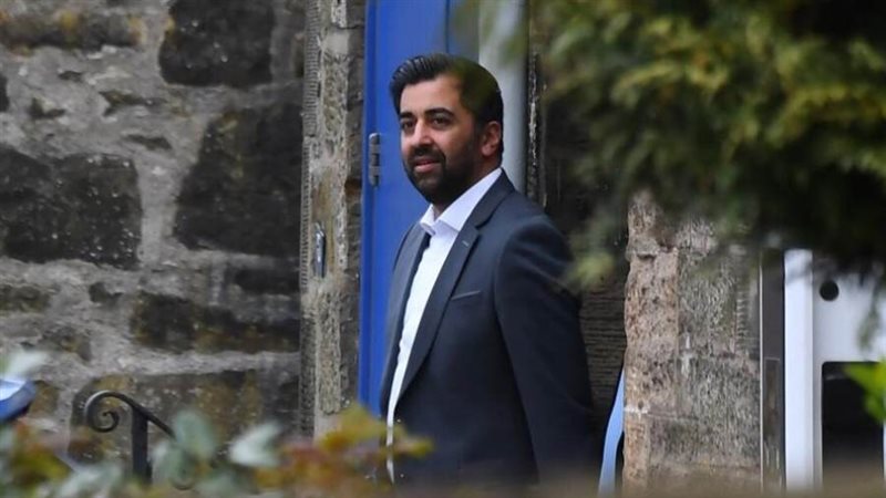 استقالة حمزة يوسف