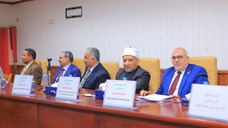 جانب من الندوة