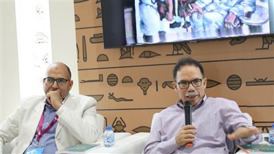 جناح مصر بمعرض أبوظبي يحتفي بكتاب «هوامش على ديوان ابن قزمان»