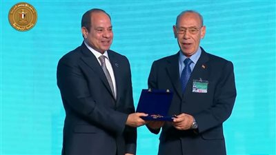 عاجل.. الرئيس السيسي يكرّم عمال مصر 