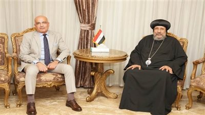 رئيس جامعة عين شمس يزور المركز الثقافي القبطي للتهنئة بعيد القيامة المجيد