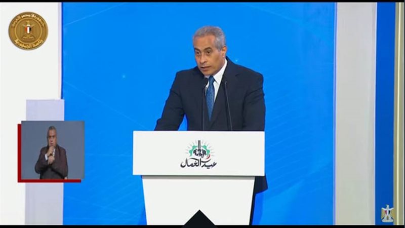 وزير العمل محمد حسن