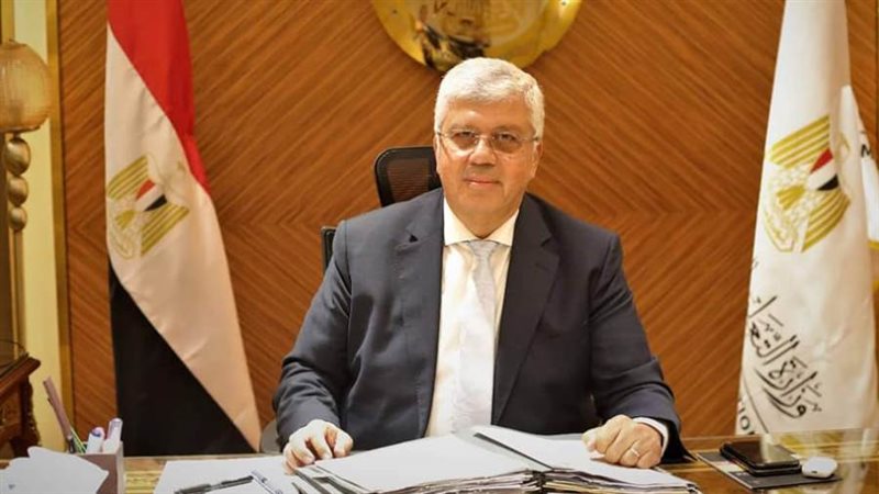 د. أيمن عاشور وزير