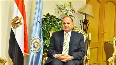 محافظ أسيوط يهنئ قداسة البابا تواضروس الثاني وجميع أساقفة ورؤساء الطوائف المسيحية 