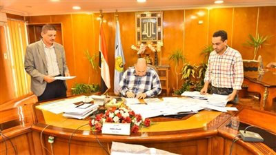 محافظ أسيوط يعلن تشكيل اللجان الفنية ودورات تدريبية للعاملين بالمراكز التكنولوجية