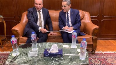 محافظ الغربية يناقش مع رئيس صندوق التنمية الحضرية تطوير المناطق العشوائية