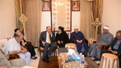  محافظ أسيوط يزور مطرانيتي ديروط والقوصية للأقباط الأرثوذكس للتهنئة بعيد القيامة المجيد