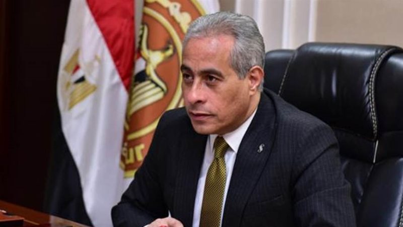 وزير العمل حسن محمد