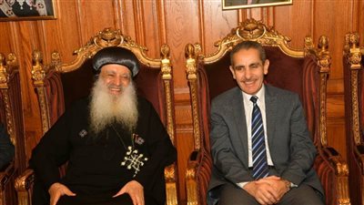 محافظ الغربية يزور الكنيسة الإنجيلية ومطرانية طنطا لتقديم التهنئة بعيد القيامة