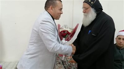 رئيس مدينة وادي النطرون يهنئ الإخوة الأقباط بعيد القيامة المجيد خلال زيارته لمنطقة الأديرة 