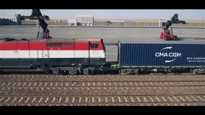 الموانئ البرية والجافة: لميناء أكتوبر الجاف دور مهم في حركة الواردات والصادرات