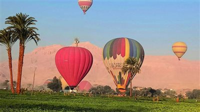 تحليق 69 رحلة بالون طائر في سماء الأقصر وعلى متنها 1550 سائحا