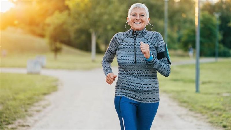 سيدة تمارس رياضة