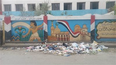 بدلًا من شم الفل والورود.. «شم نسيم» بروائح القمامة بقويسنا «المنوفية» (صور)