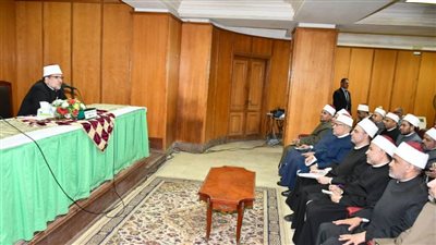 وزير الأوقاف يوجه بالمتابعة المستمرة والدقيقة لجميع الأنشطة الدعوية والقرآنية