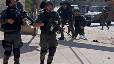 الاحتلال الإسرائيلي يواصل عدوانه على مدينة طولكرم ومخيمها بعد اقتحامها فجرًا